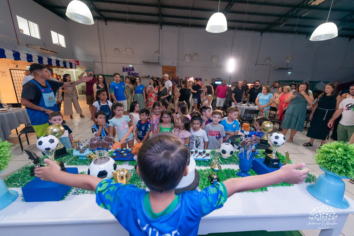 Vitor – 5 anos - Festa Infantil – Festa de Criança – Festa de Família – fotografia – decoração de futebol – camisa 10 – clifff kids – Fotos de Aniversário – Tio Tatá – Anima - Antonio Rocha Fotografias - Pelotas
