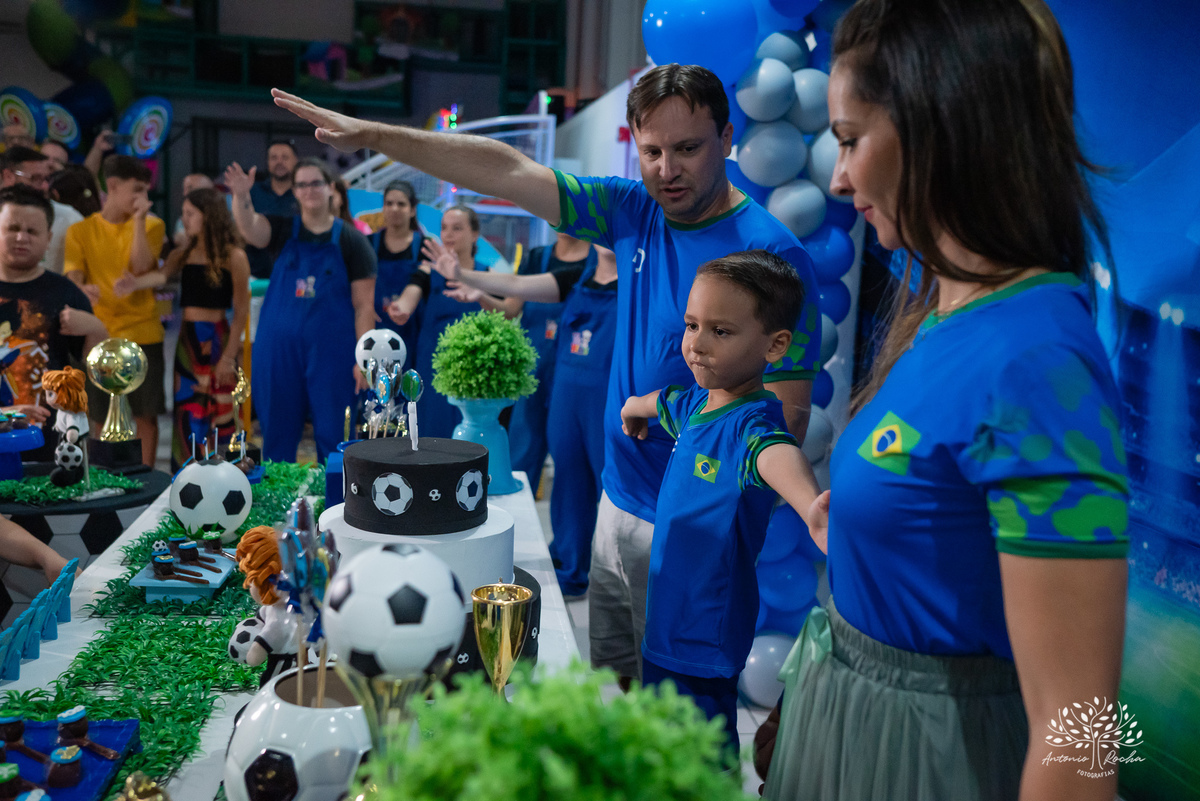 Vitor – 5 anos - Festa Infantil – Festa de Criança – Festa de Família – fotografia – decoração de futebol – camisa 10 – clifff kids – Fotos de Aniversário – Tio Tatá – Anima - Antonio Rocha Fotografias - Pelotas