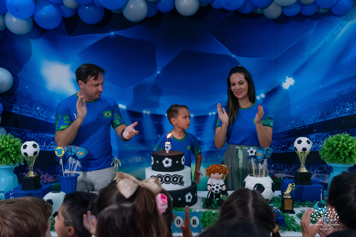 Vitor – 5 anos - Festa Infantil – Festa de Criança – Festa de Família – fotografia – decoração de futebol – camisa 10 – clifff kids – Fotos de Aniversário – Tio Tatá – Anima - Antonio Rocha Fotografias - Pelotas