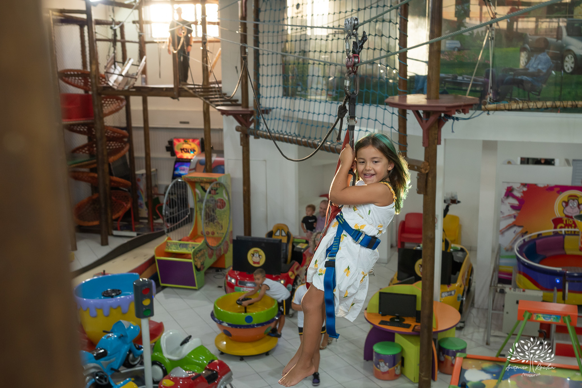 Alice – 5 anos - Festa Infantil – Festa de Criança – Festa de Família – fotografia – decoração de porquinho da índia – tio guigui – Fotos de Aniversário – baladinha infantil – chopp 35 - Antonio Rocha Fotografias - Pelotas