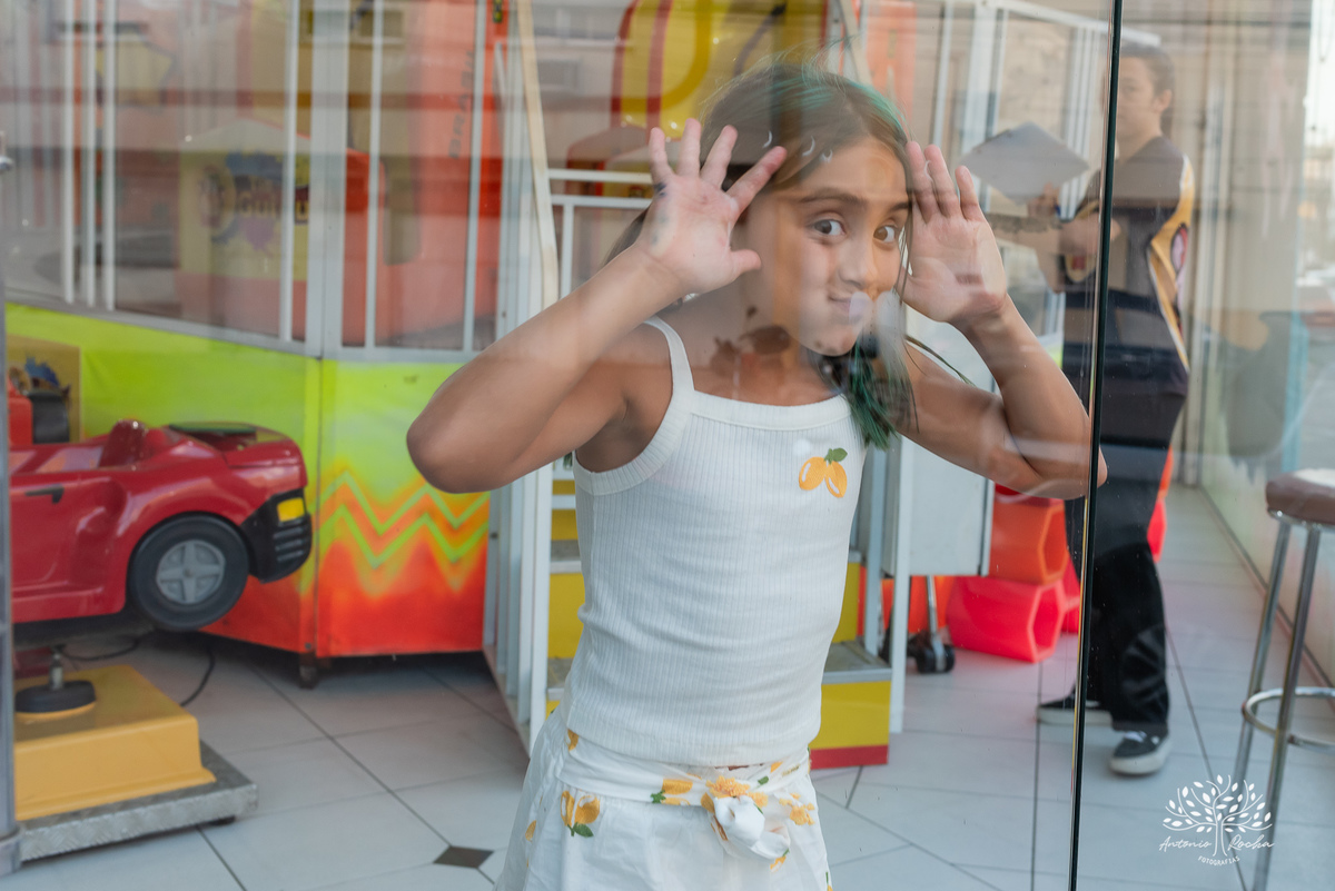 Alice – 5 anos - Festa Infantil – Festa de Criança – Festa de Família – fotografia – decoração de porquinho da índia – tio guigui – Fotos de Aniversário – baladinha infantil – chopp 35 - Antonio Rocha Fotografias - Pelotas