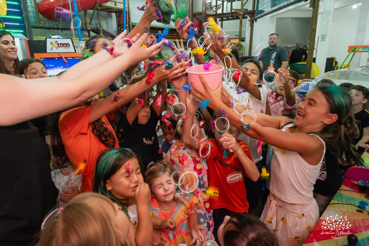 Alice – 5 anos - Festa Infantil – Festa de Criança – Festa de Família – fotografia – decoração de porquinho da índia – tio guigui – Fotos de Aniversário – baladinha infantil – chopp 35 - Antonio Rocha Fotografias - Pelotas