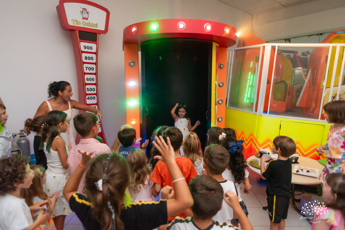 Alice – 5 anos - Festa Infantil – Festa de Criança – Festa de Família – fotografia – decoração de porquinho da índia – tio guigui – Fotos de Aniversário – baladinha infantil – chopp 35 - Antonio Rocha Fotografias - Pelotas