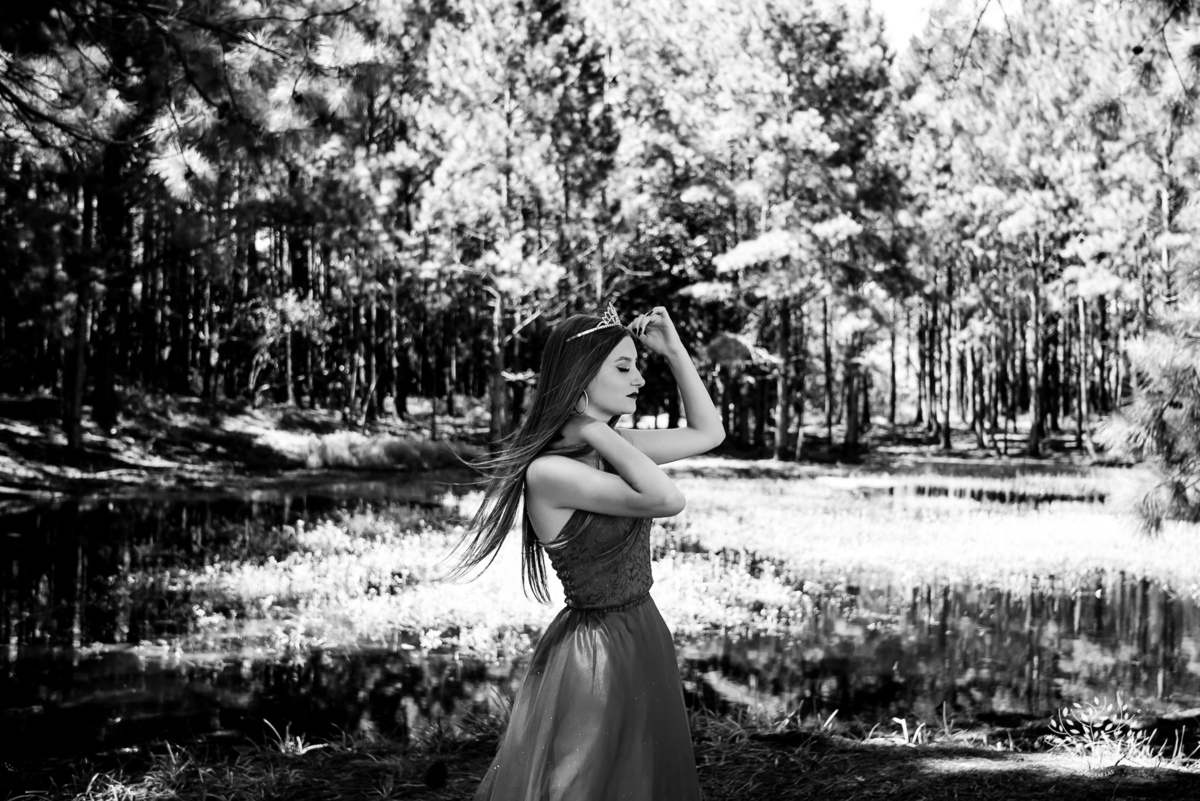 Thay – Thai – Thailyse – 15 anos -  Quinze Anos – Las Acácias –Vestido Vermelho – Holz – Ensaio externo – Ensaio de 15 anos – Não vou fazer festa  - Pelotas - Antonio Rocha Fotografias