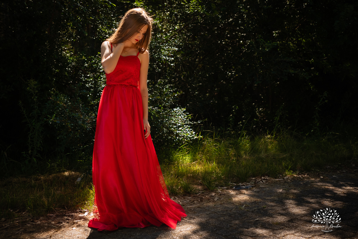 Thay – Thai – Thailyse – 15 anos -  Quinze Anos – Las Acácias –Vestido Vermelho – Holz – Ensaio externo – Ensaio de 15 anos – Não vou fazer festa  - Pelotas - Antonio Rocha Fotografias