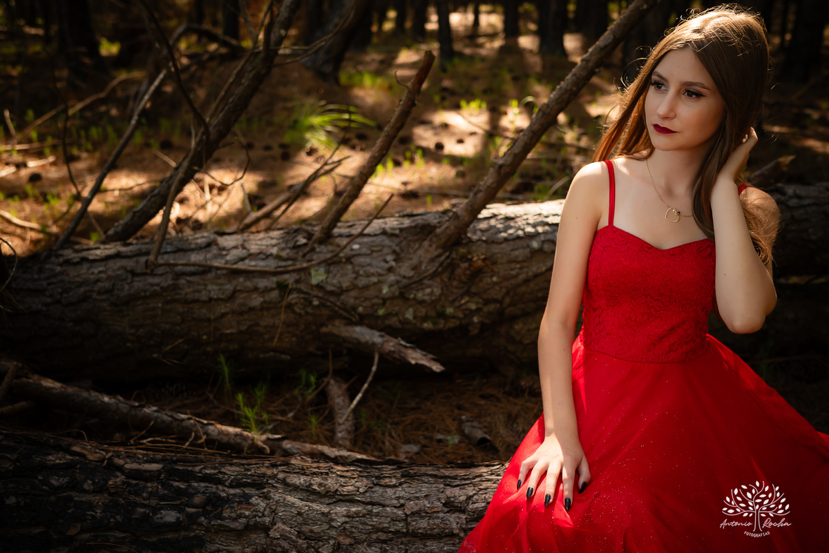 Thay – Thai – Thailyse – 15 anos -  Quinze Anos – Las Acácias –Vestido Vermelho – Holz – Ensaio externo – Ensaio de 15 anos – Não vou fazer festa  - Pelotas - Antonio Rocha Fotografias