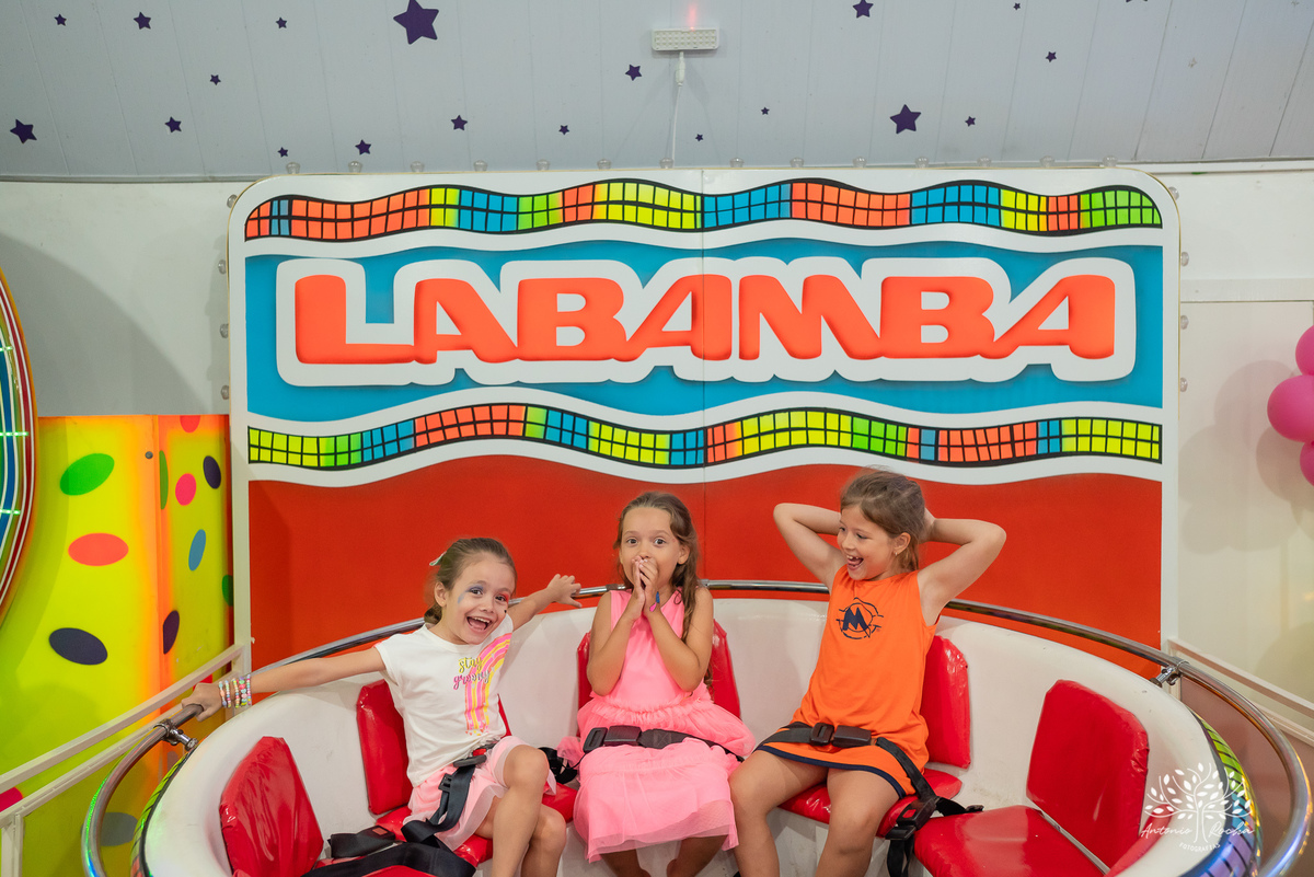 Sofia – Sara - Renata Zanella Patella – Andre – 6 anos – Arte e Riso – hora do parabéns – assoprar a velinha - Festa Infantil – Trolls – Pintura de rosto – irmãs – antonio rocha fotografias - pelotas