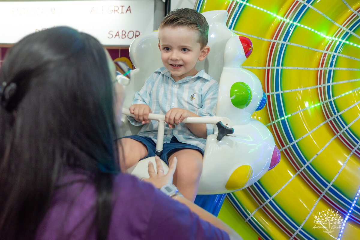 Benício – 3 anos – três anos - hot wheels – Arte e Riso – Hora de corta o bolo – Assoprar as velinhas – pelúcia móvel – balão surpresa – doces – Antonio Rocha Fotografias - Pelotas
