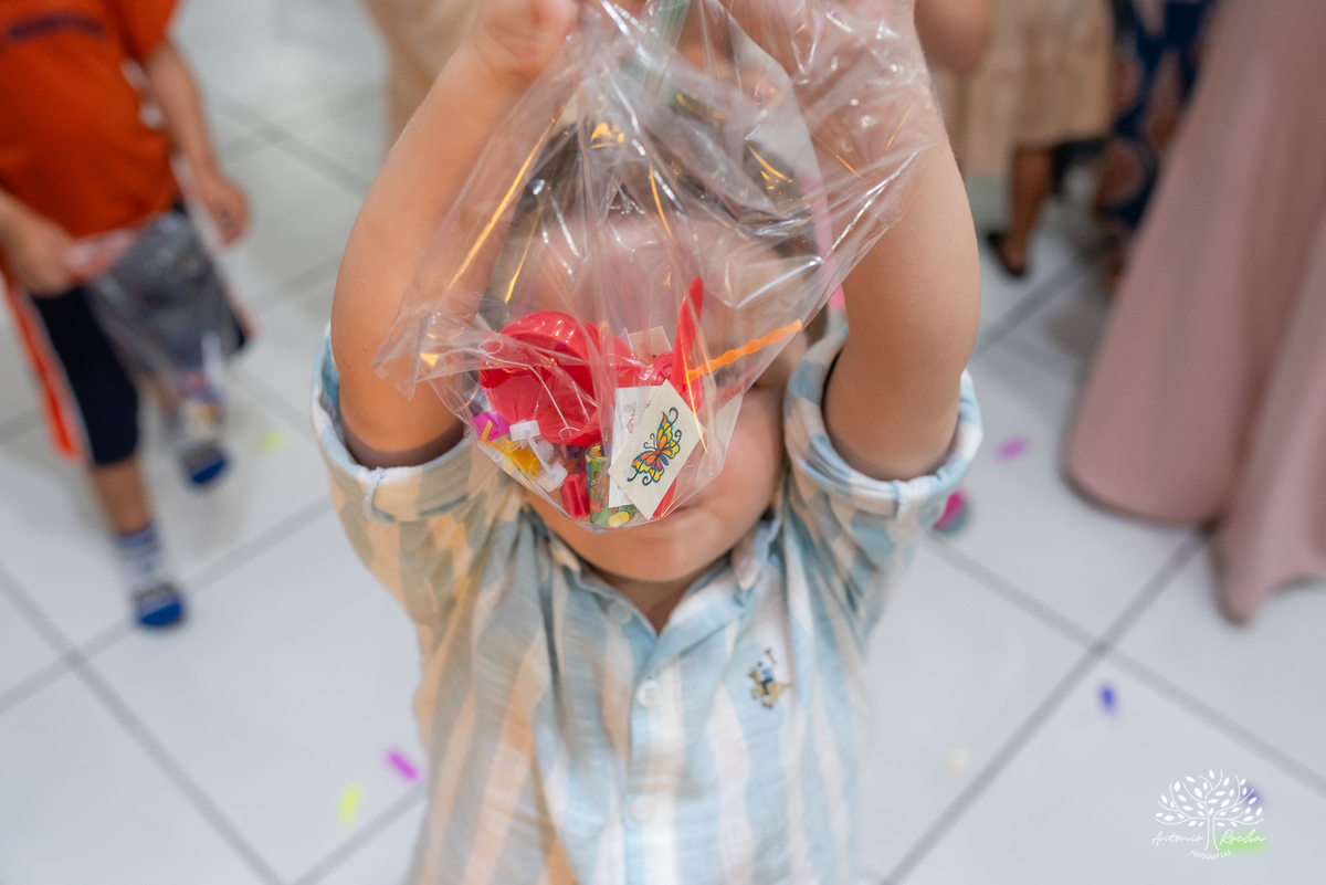 Benício – 3 anos – três anos - hot wheels – Arte e Riso – Hora de corta o bolo – Assoprar as velinhas – pelúcia móvel – balão surpresa – doces – Antonio Rocha Fotografias - Pelotas