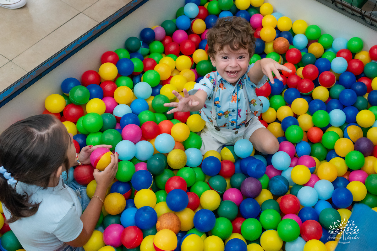 Noah - festa de aniversário - 3 anos - Arthur – Suelen – Regis – família – amigos –Pelotas - decoração do bolo fofo – danças – brincadeiras – pelúcias – alegria – tobogã – memórias – sorrisos - abraços – felicidade – lolypop– Antonio Rocha Fotografias