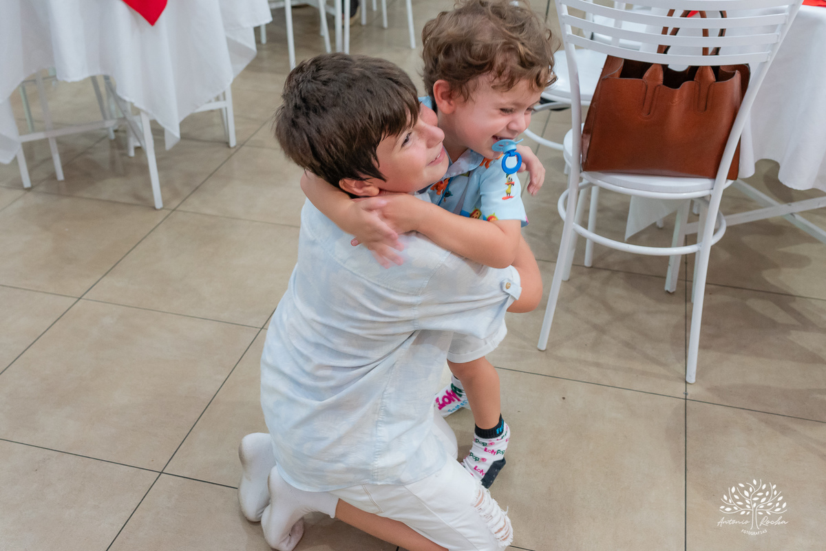 Noah - festa de aniversário - 3 anos - Arthur – Suelen – Regis – família – amigos –Pelotas - decoração do bolo fofo – danças – brincadeiras – pelúcias – alegria – tobogã – memórias – sorrisos - abraços – felicidade – lolypop– Antonio Rocha Fotografias