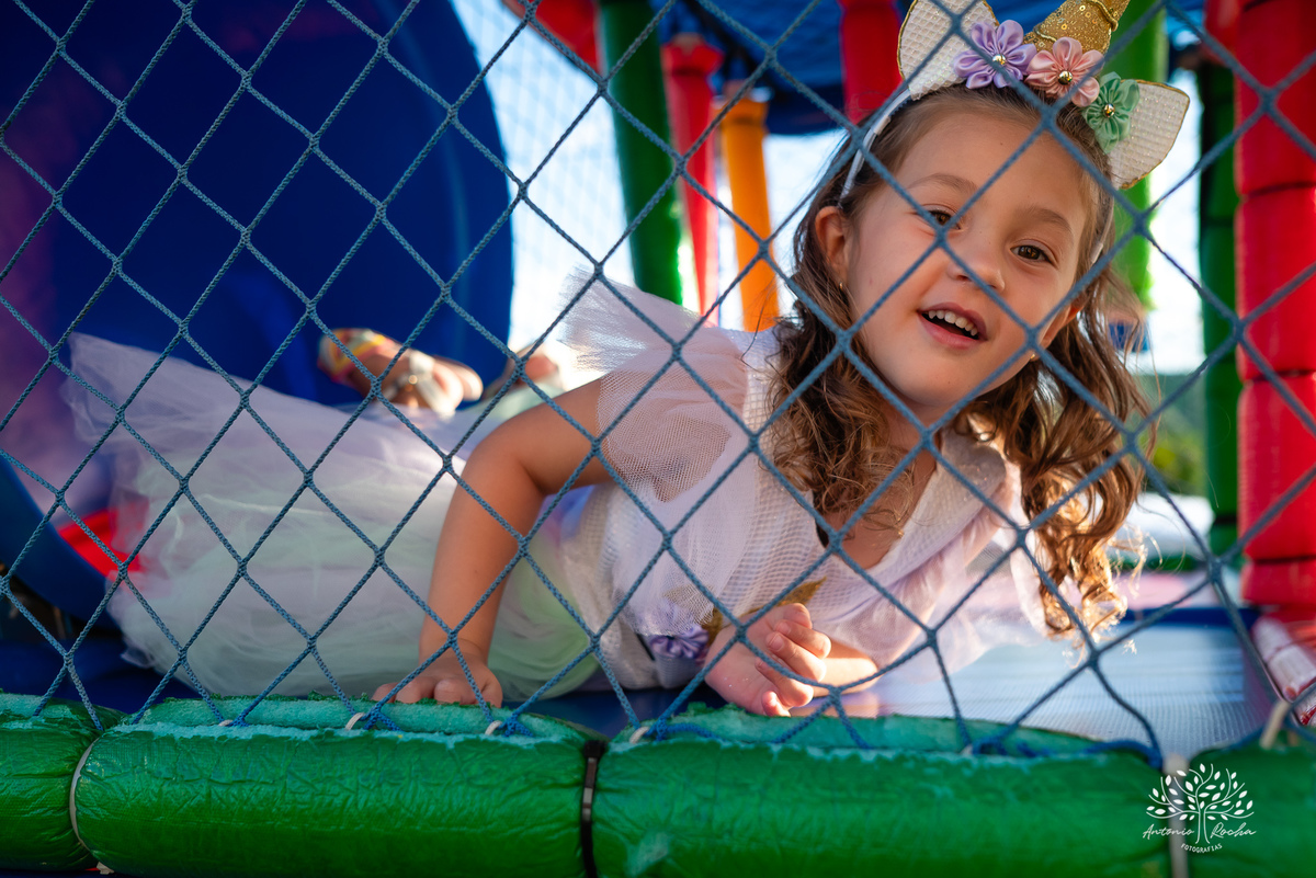 Beatriz - 4 anos - segundo dia - comemoração - casa - escola - amigos - decoração - unicórnio - balão surpresa - animação - Joaninha - - Luana - Antoniony – Aurora – Alphaville – Antonio Rocha Fotografias - Pelotas