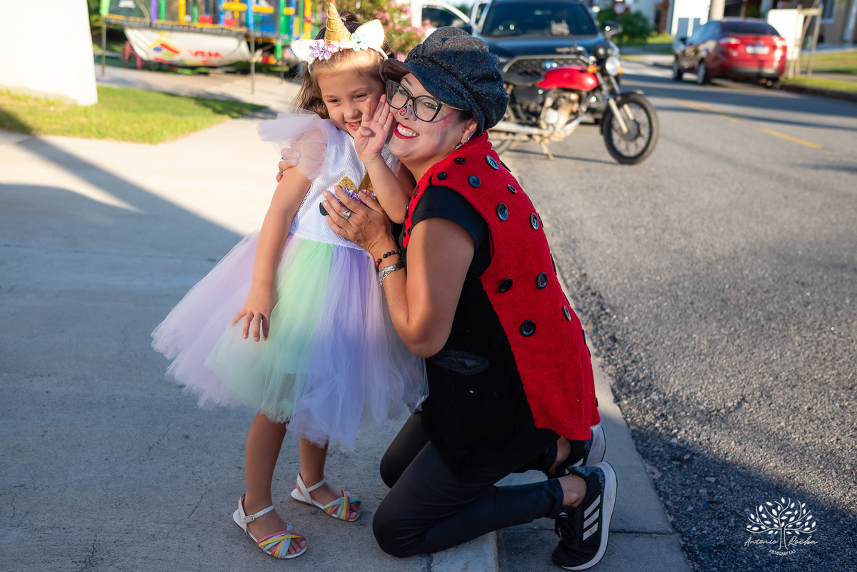 Beatriz - 4 anos - segundo dia - comemoração - casa - escola - amigos - decoração - unicórnio - balão surpresa - animação - Joaninha - - Luana - Antoniony – Aurora – Alphaville – Antonio Rocha Fotografias - Pelotas