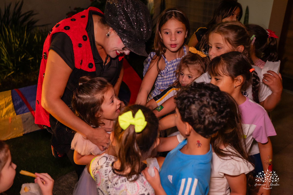 Beatriz - 4 anos - segundo dia - comemoração - casa - escola - amigos - decoração - unicórnio - balão surpresa - animação - Joaninha - - Luana - Antoniony – Aurora – Alphaville – Antonio Rocha Fotografias - Pelotas
