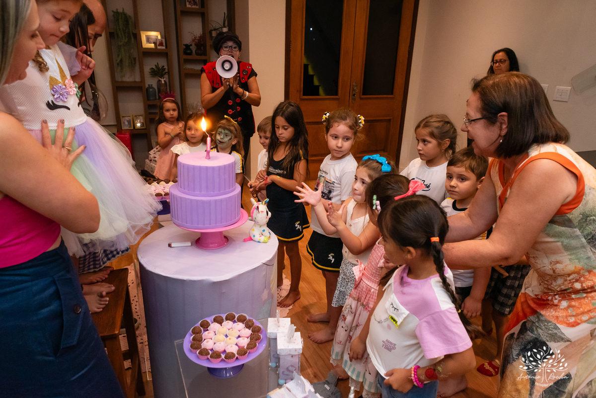 Beatriz - 4 anos - segundo dia - comemoração - casa - escola - amigos - decoração - unicórnio - balão surpresa - animação - Joaninha - - Luana - Antoniony – Aurora – Alphaville – Antonio Rocha Fotografias - Pelotas