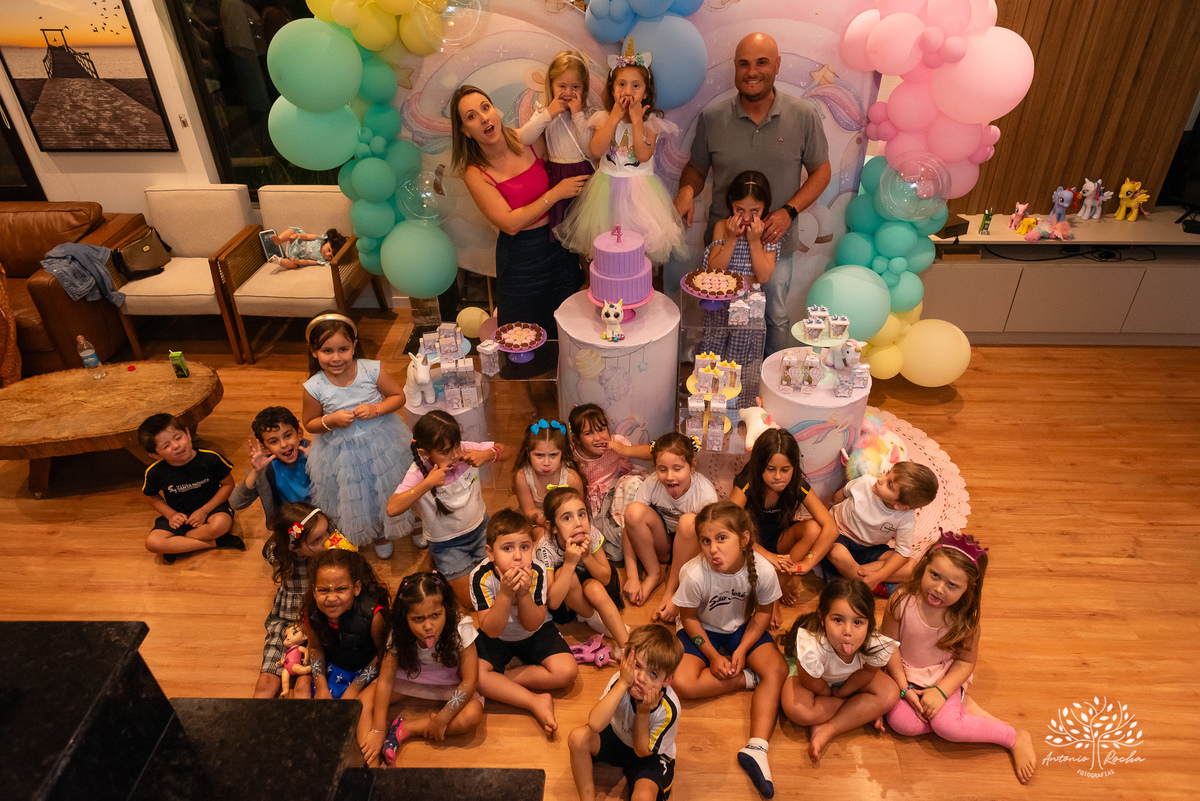 Beatriz - 4 anos - segundo dia - comemoração - casa - escola - amigos - decoração - unicórnio - balão surpresa - animação - Joaninha - - Luana - Antoniony – Aurora – Alphaville – Antonio Rocha Fotografias - Pelotas