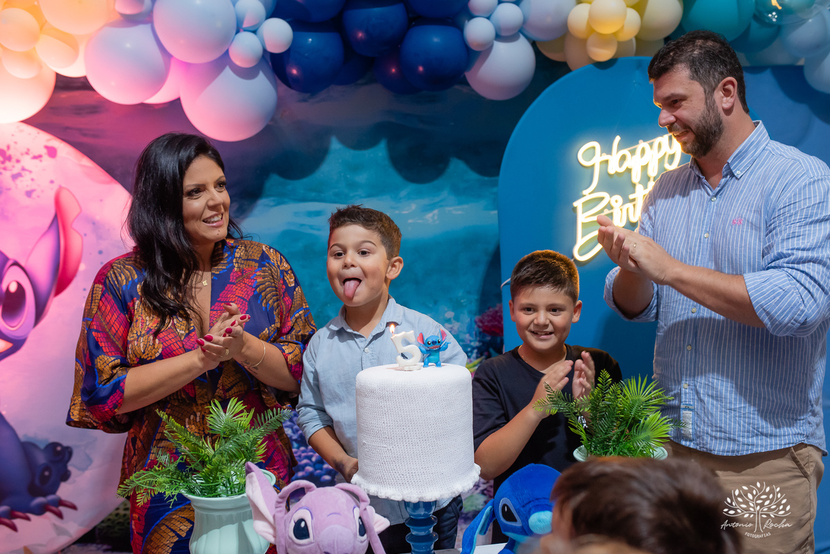 Cinco anos - José (Zeco) - Alegria - Família unida - Amor - Afinidade - Aniversário - Stisch - Afeto - Irmão João - Memórias - Amizade –Sorrisos - Aventuras - Confiança - Gratidão – Patrícia - Simch – Roberto – Antonio Rocha Fotografias - Pelotas