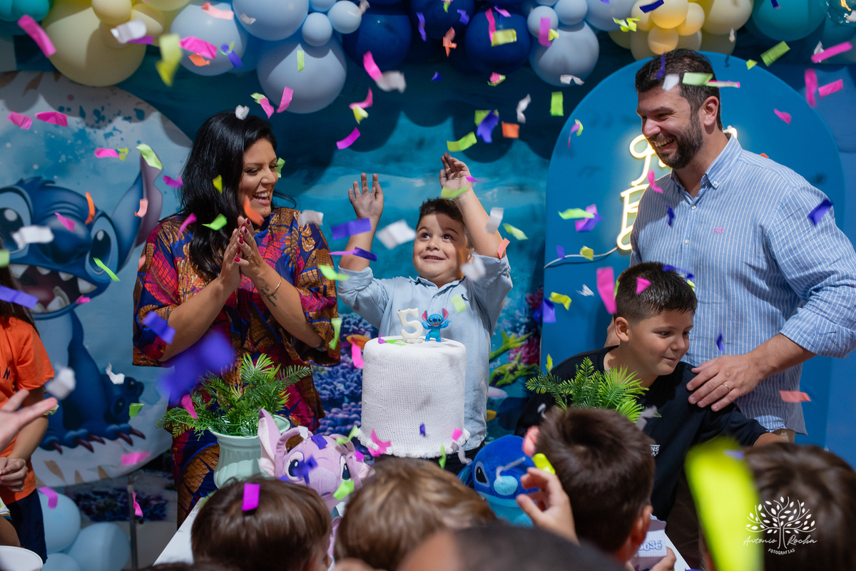 Cinco anos - José (Zeco) - Alegria - Família unida - Amor - Afinidade - Aniversário - Stisch - Afeto - Irmão João - Memórias - Amizade –Sorrisos - Aventuras - Confiança - Gratidão – Patrícia - Simch – Roberto – Antonio Rocha Fotografias - Pelotas