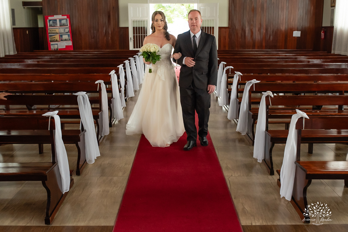 cerimônia religiosa, fevereiro 2024, caminho até o altar, amor, união, desafios, comprometimento, memórias, fotografia, casal, momentos especiais, testemunho, celebração, emocionante, gratidão, Antonio Rocha Fotografias - Pelotas