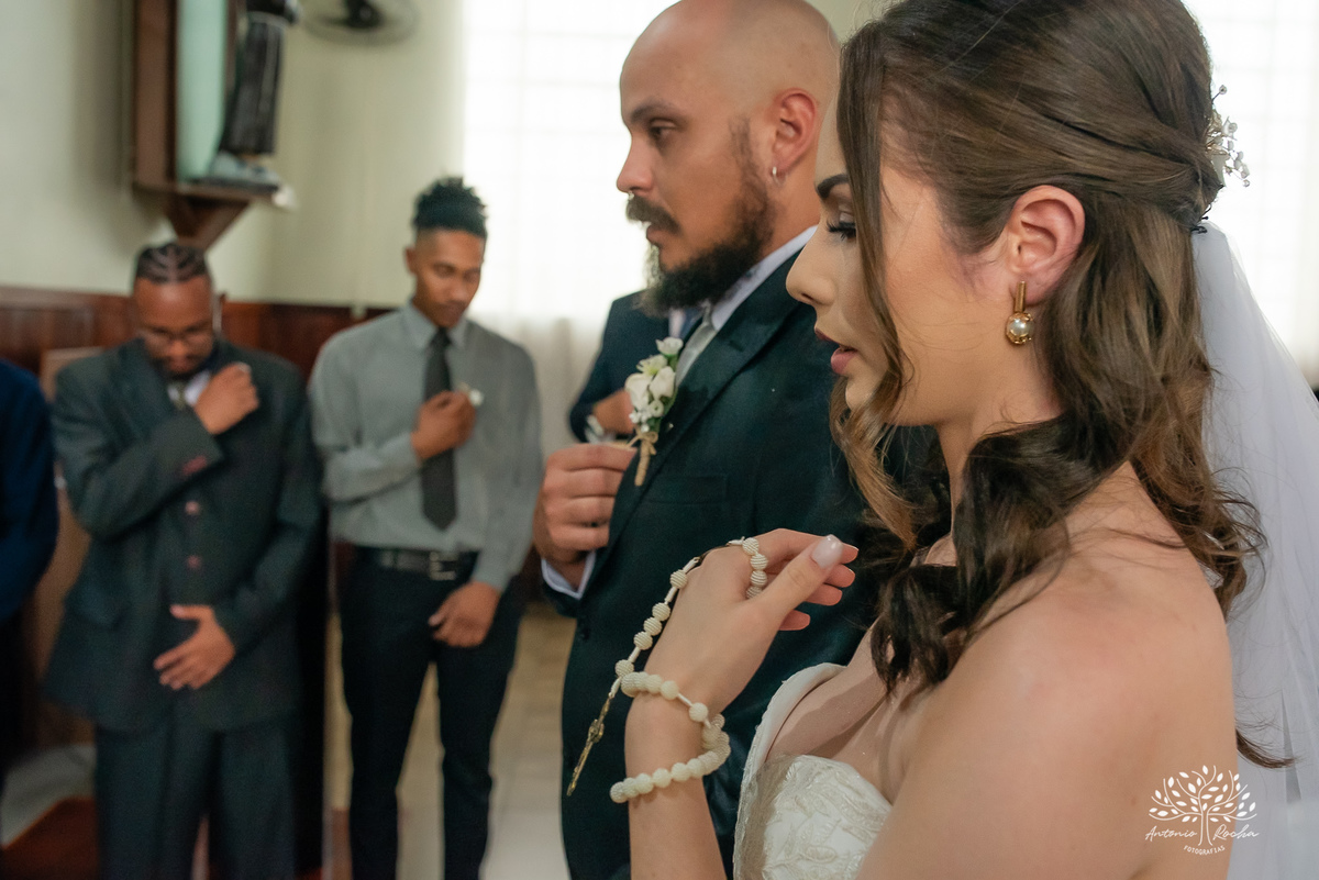 cerimônia religiosa, fevereiro 2024, caminho até o altar, amor, união, desafios, comprometimento, memórias, fotografia, casal, momentos especiais, testemunho, celebração, emocionante, gratidão, Antonio Rocha Fotografias - Pelotas