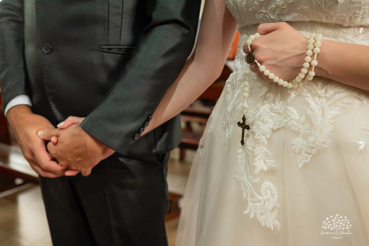 cerimônia religiosa, fevereiro 2024, caminho até o altar, amor, união, desafios, comprometimento, memórias, fotografia, casal, momentos especiais, testemunho, celebração, emocionante, gratidão, Antonio Rocha Fotografias - Pelotas