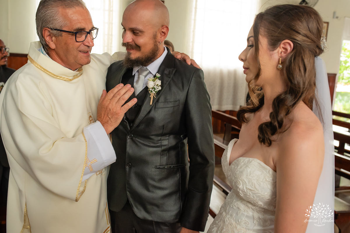 cerimônia religiosa, fevereiro 2024, caminho até o altar, amor, união, desafios, comprometimento, memórias, fotografia, casal, momentos especiais, testemunho, celebração, emocionante, gratidão, Antonio Rocha Fotografias - Pelotas