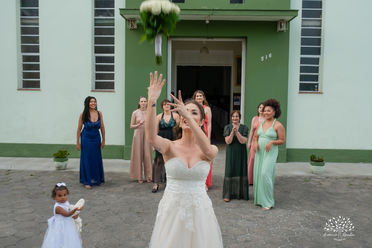 cerimônia religiosa, fevereiro 2024, caminho até o altar, amor, união, desafios, comprometimento, memórias, fotografia, casal, momentos especiais, testemunho, celebração, emocionante, gratidão, Antonio Rocha Fotografias - Pelotas