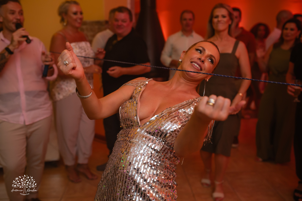 Michele kopereck - Morada da Figueira - Pelotas - 40 anos - Orafa Cantor - Vinícius Moraes e Banda - Sandrini Som e Luz - Tribo dos Coquetéis - bolo - Márcia Aquino - mesa de antepastos - decoração de balões - arranjos florais - Antonio Rocha Fotografias