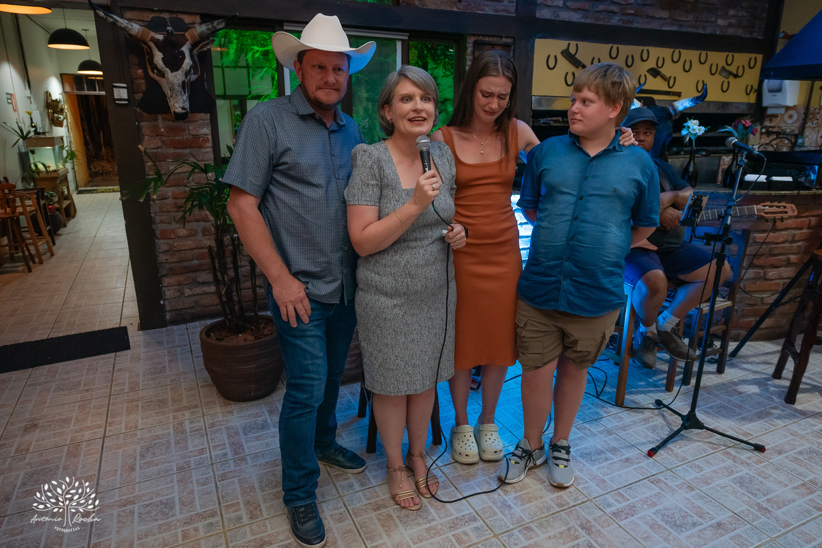 Elis Radmann – desafios – conquistas -  mulher forte – determinada – inspiração – aniversári 51 anos -  festa emocionante – Radmann – IPO - foto da família – exemplo – prévia – celebração – comemoração – Pelotas - Antonio Rocha Fotografia