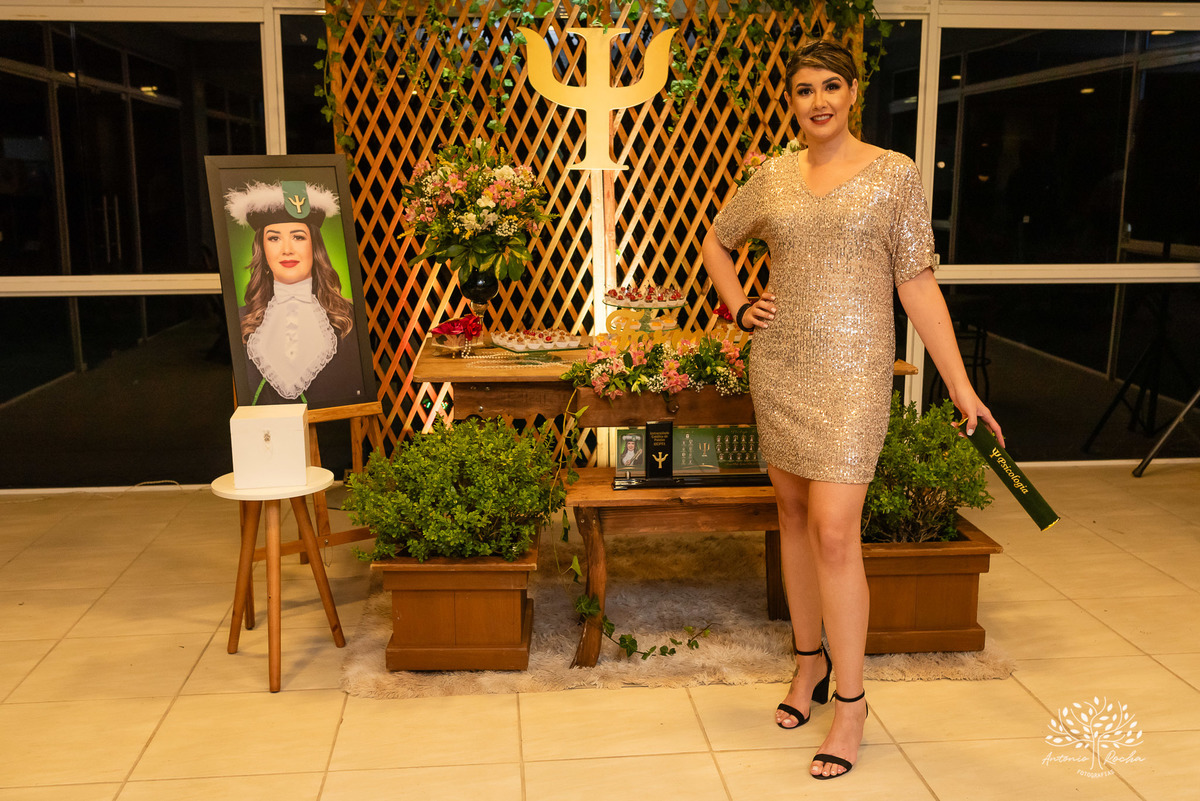 recepção - formatura - Ane - comemoração - amigos - familiares - sonho - vida - trajetória - profissão – psicologia - celebrar - conquista - abraços - sorrisos - churrasco - Brasa em Casa - chopinho – música – Antonio Rocha Fotografias - Pelotas