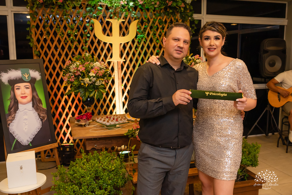 recepção - formatura - Ane - comemoração - amigos - familiares - sonho - vida - trajetória - profissão – psicologia - celebrar - conquista - abraços - sorrisos - churrasco - Brasa em Casa - chopinho – música – Antonio Rocha Fotografias - Pelotas