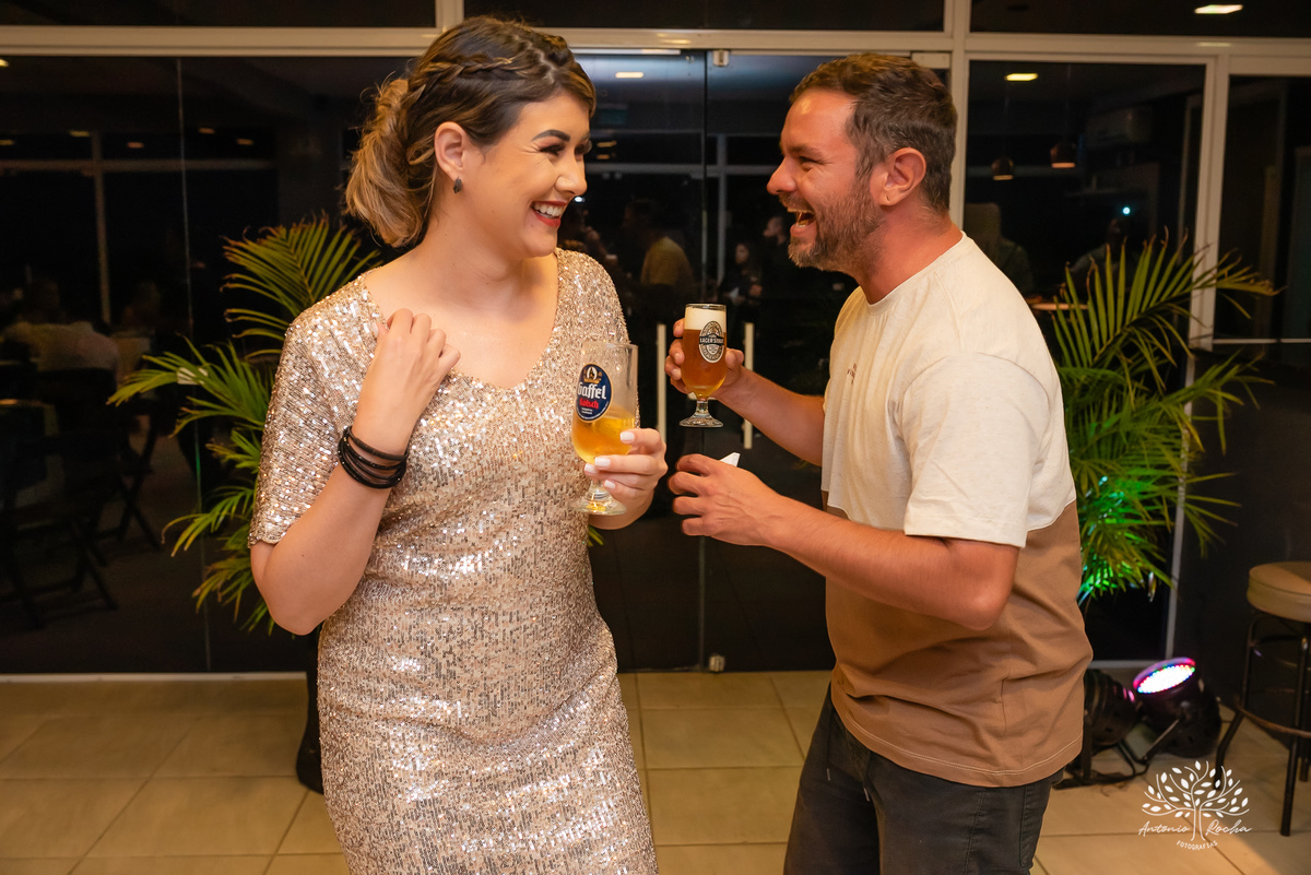 recepção - formatura - Ane - comemoração - amigos - familiares - sonho - vida - trajetória - profissão – psicologia - celebrar - conquista - abraços - sorrisos - churrasco - Brasa em Casa - chopinho – música – Antonio Rocha Fotografias - Pelotas