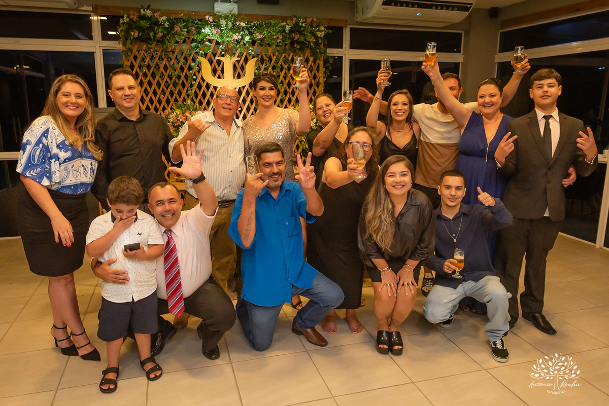 recepção - formatura - Ane - comemoração - amigos - familiares - sonho - vida - trajetória - profissão – psicologia - celebrar - conquista - abraços - sorrisos - churrasco - Brasa em Casa - chopinho – música – Antonio Rocha Fotografias - Pelotas