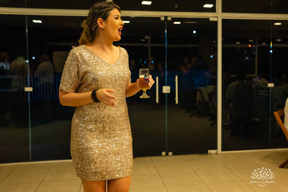 recepção - formatura - Ane - comemoração - amigos - familiares - sonho - vida - trajetória - profissão – psicologia - celebrar - conquista - abraços - sorrisos - churrasco - Brasa em Casa - chopinho – música – Antonio Rocha Fotografias - Pelotas