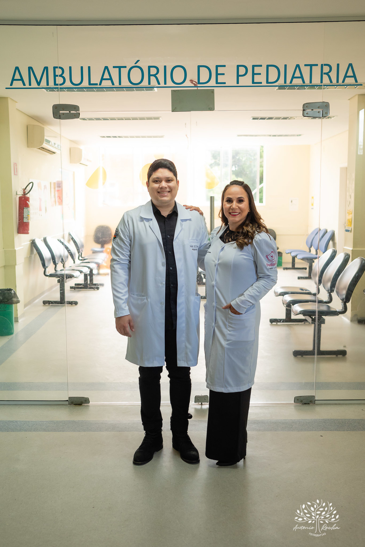 Auri - Jader - Formandos - Residência - Médica - Pediatria - FAMED - UFPEL – crianças - Empatia - Faculdade - Medicina - Universidade - Federal - Pelotas - Ensaio - formatura - Antonio - Rocha – Fotografias - Pelotas