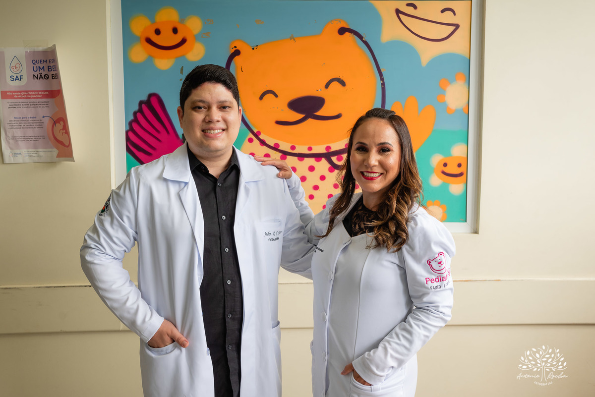 Auri - Jader - Formandos - Residência - Médica - Pediatria - FAMED - UFPEL – crianças - Empatia - Faculdade - Medicina - Universidade - Federal - Pelotas - Ensaio - formatura - Antonio - Rocha – Fotografias - Pelotas