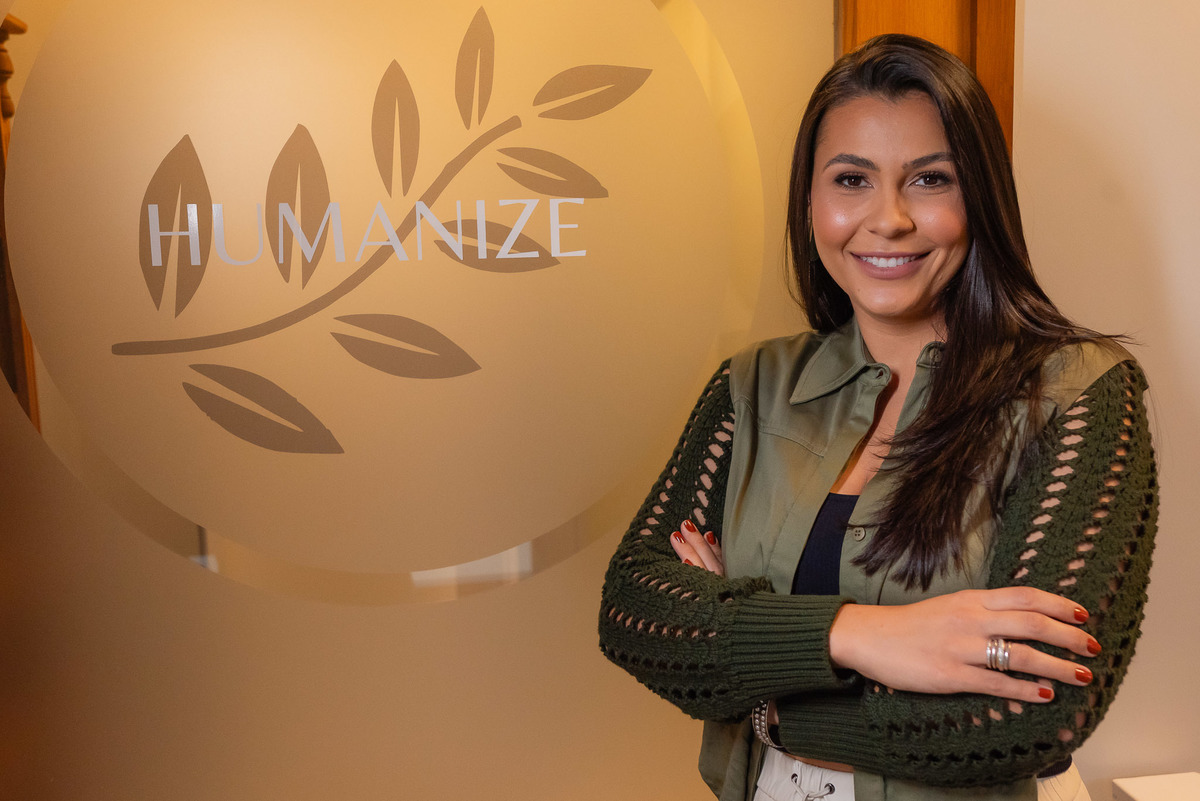 •	Ensaio Profissional - Dra. Juliana Lamas - Rotina de Tratamentos – Clínica - Fotografias de Marketing - Essência Profissional – Personalidade – Conexão – Empatia – Jaleco – Expertise - Serviços de Saúde – Antonio Rocha Fotografias - Pelotas