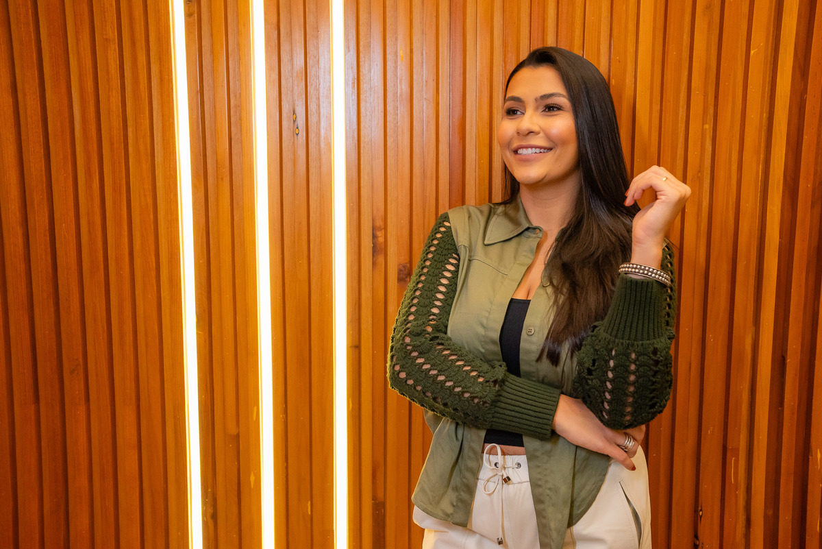 •	Ensaio Profissional - Dra. Juliana Lamas - Rotina de Tratamentos – Clínica - Fotografias de Marketing - Essência Profissional – Personalidade – Conexão – Empatia – Jaleco – Expertise - Serviços de Saúde – Antonio Rocha Fotografias - Pelotas