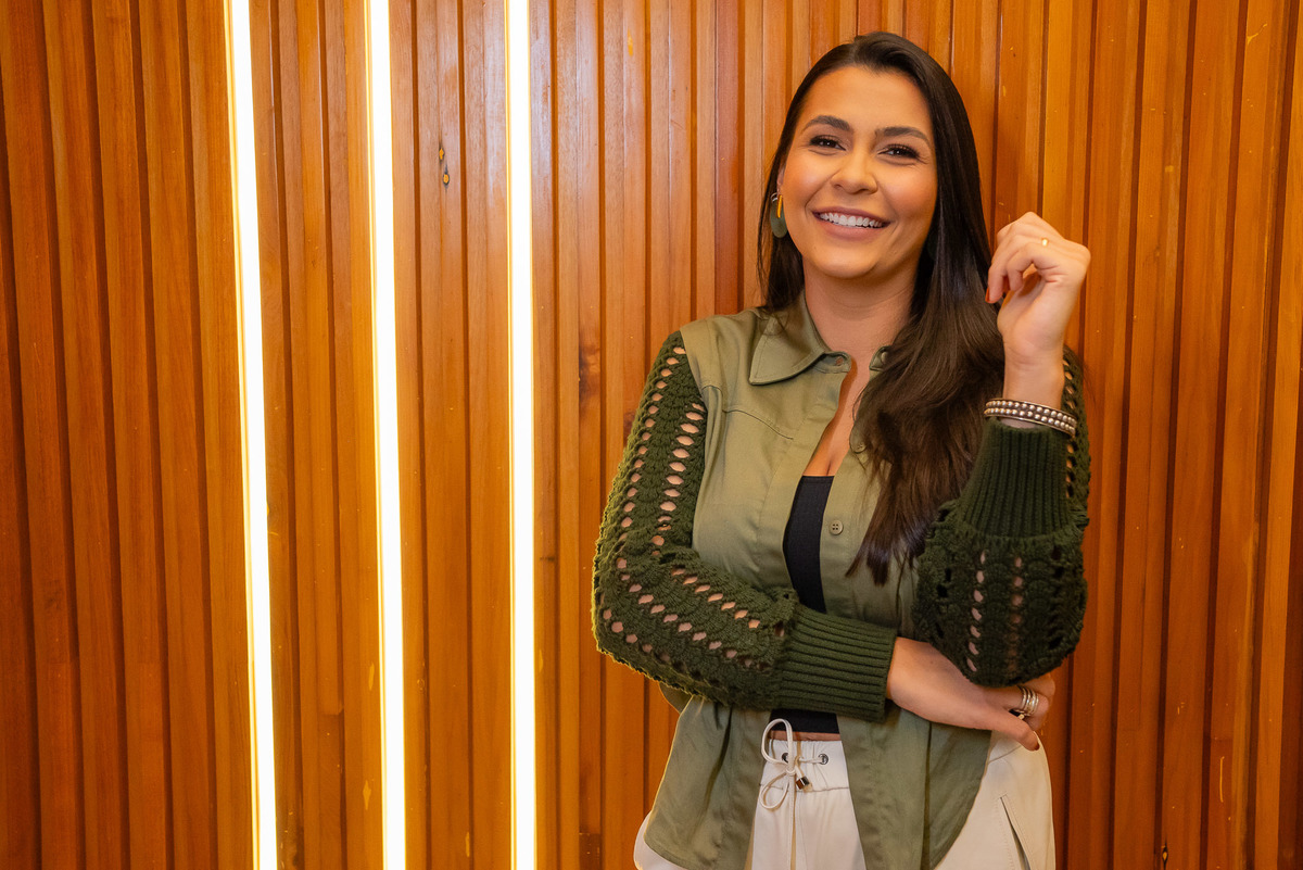 •	Ensaio Profissional - Dra. Juliana Lamas - Rotina de Tratamentos – Clínica - Fotografias de Marketing - Essência Profissional – Personalidade – Conexão – Empatia – Jaleco – Expertise - Serviços de Saúde – Antonio Rocha Fotografias - Pelotas