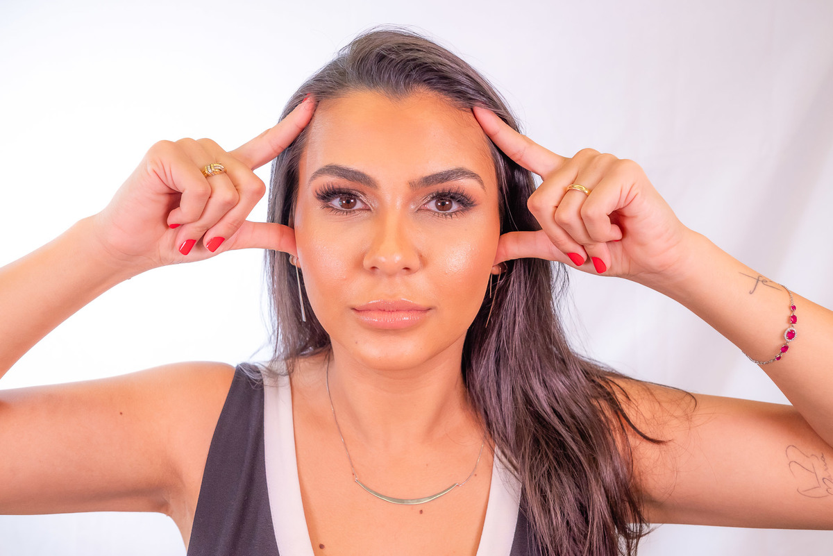 •	Ensaio Profissional - Dra. Juliana Lamas - Rotina de Tratamentos – Clínica - Fotografias de Marketing - Essência Profissional – Personalidade – Conexão – Empatia – Jaleco – Expertise - Serviços de Saúde – Antonio Rocha Fotografias - Pelotas