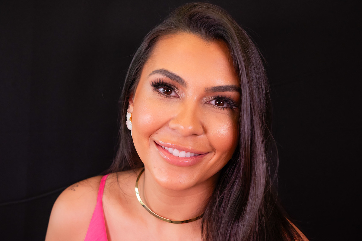 •	Ensaio Profissional - Dra. Juliana Lamas - Rotina de Tratamentos – Clínica - Fotografias de Marketing - Essência Profissional – Personalidade – Conexão – Empatia – Jaleco – Expertise - Serviços de Saúde – Antonio Rocha Fotografias - Pelotas