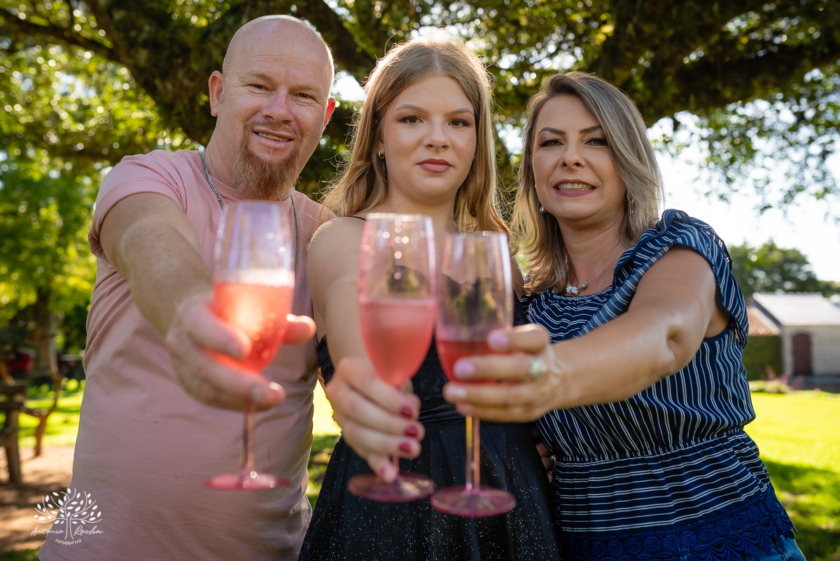 ensaio pré-festa - debutante - Helena Fischer - vinícola - Vinhos Nardello - Enilda - Claudio - família - piquenique - festa - carinho - confiança - momento especial - cliques – gratidão – Antonio Rocha Fotografias - Pelotas