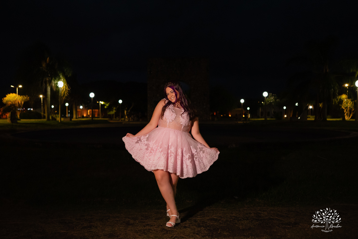 •	Eduarda Leão – Duda - 15 anos -Ensaio pré-festa – Pelotas -Parque Uma - Las Acácias - Sorriso contagiante - debutantes - Making of - Ponte Jaguarão-Rio Branco - AABB de Jaguarão - Festa íntima – valsa - Dança coreografada - Antonio Rocha Fotografias