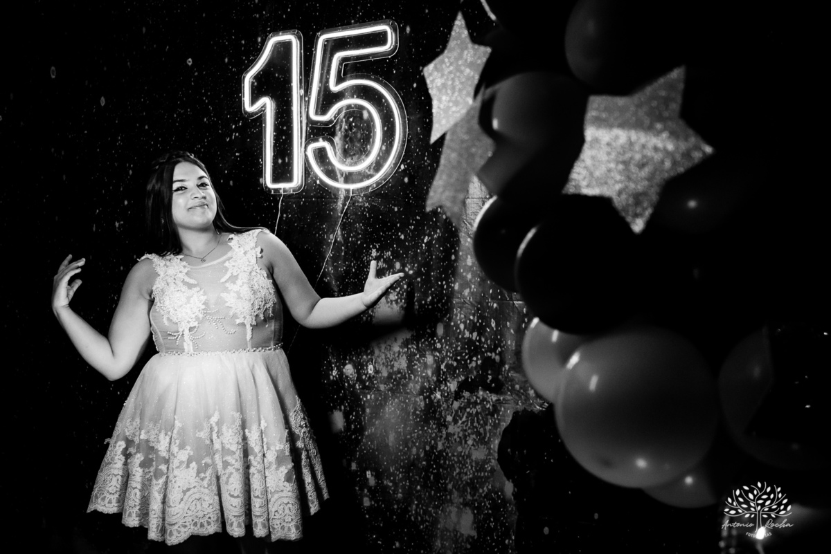 •	Eduarda Leão – Duda - 15 anos -Ensaio pré-festa – Pelotas -Parque Uma - Las Acácias - Sorriso contagiante - debutantes - Making of - Ponte Jaguarão-Rio Branco - AABB de Jaguarão - Festa íntima – valsa - Dança coreografada - Antonio Rocha Fotografias