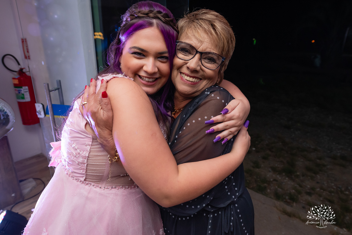 •	Eduarda Leão – Duda - 15 anos -Ensaio pré-festa – Pelotas -Parque Uma - Las Acácias - Sorriso contagiante - debutantes - Making of - Ponte Jaguarão-Rio Branco - AABB de Jaguarão - Festa íntima – valsa - Dança coreografada - Antonio Rocha Fotografias