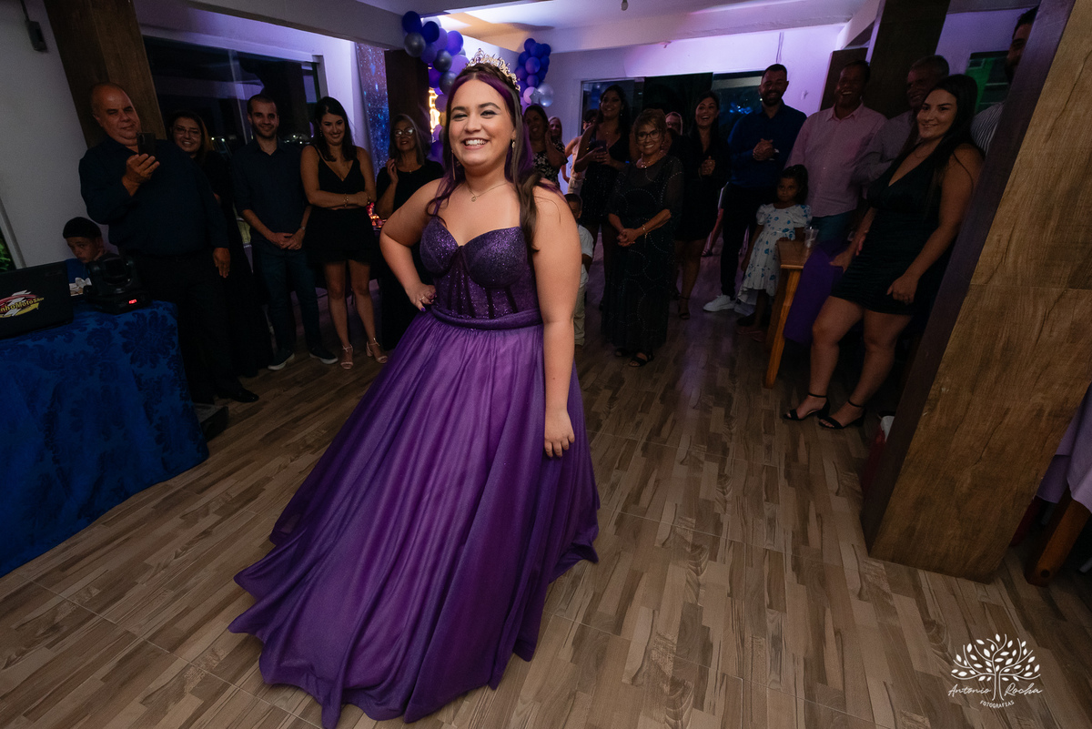 •	Eduarda Leão – Duda - 15 anos -Ensaio pré-festa – Pelotas -Parque Uma - Las Acácias - Sorriso contagiante - debutantes - Making of - Ponte Jaguarão-Rio Branco - AABB de Jaguarão - Festa íntima – valsa - Dança coreografada - Antonio Rocha Fotografias