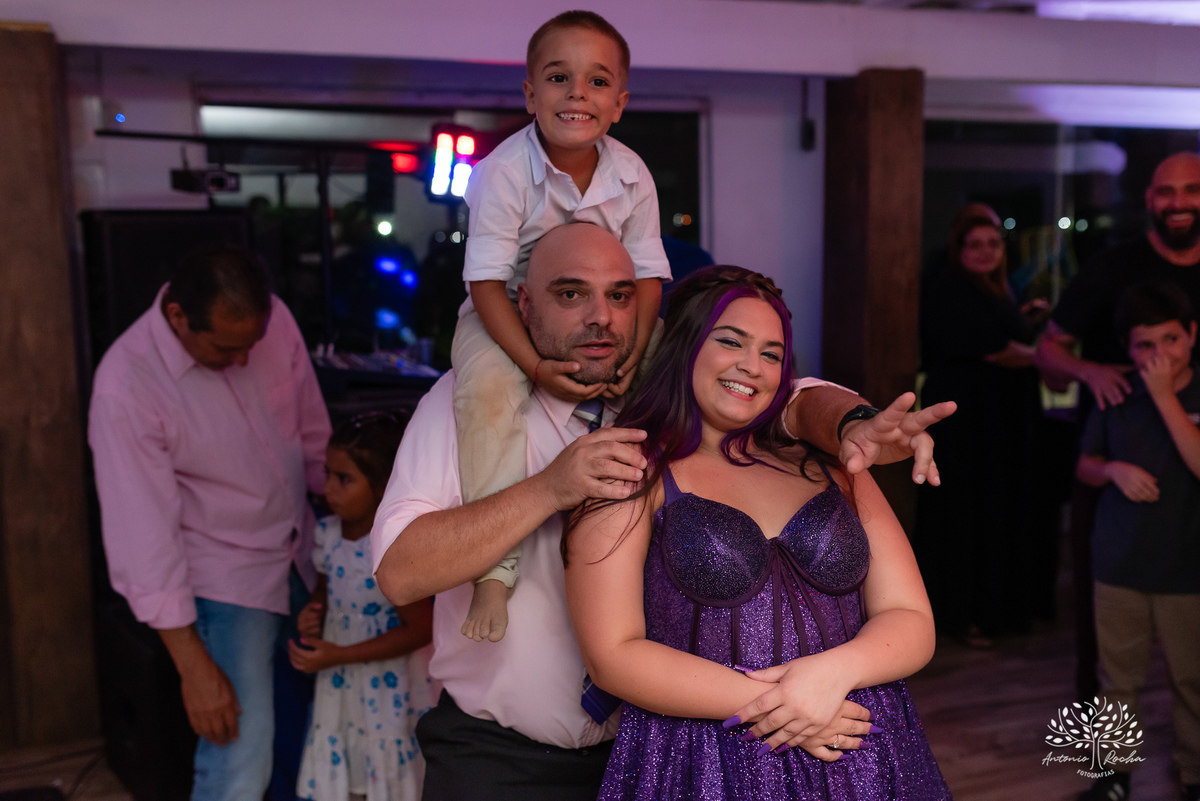 •	Eduarda Leão – Duda - 15 anos -Ensaio pré-festa – Pelotas -Parque Uma - Las Acácias - Sorriso contagiante - debutantes - Making of - Ponte Jaguarão-Rio Branco - AABB de Jaguarão - Festa íntima – valsa - Dança coreografada - Antonio Rocha Fotografias