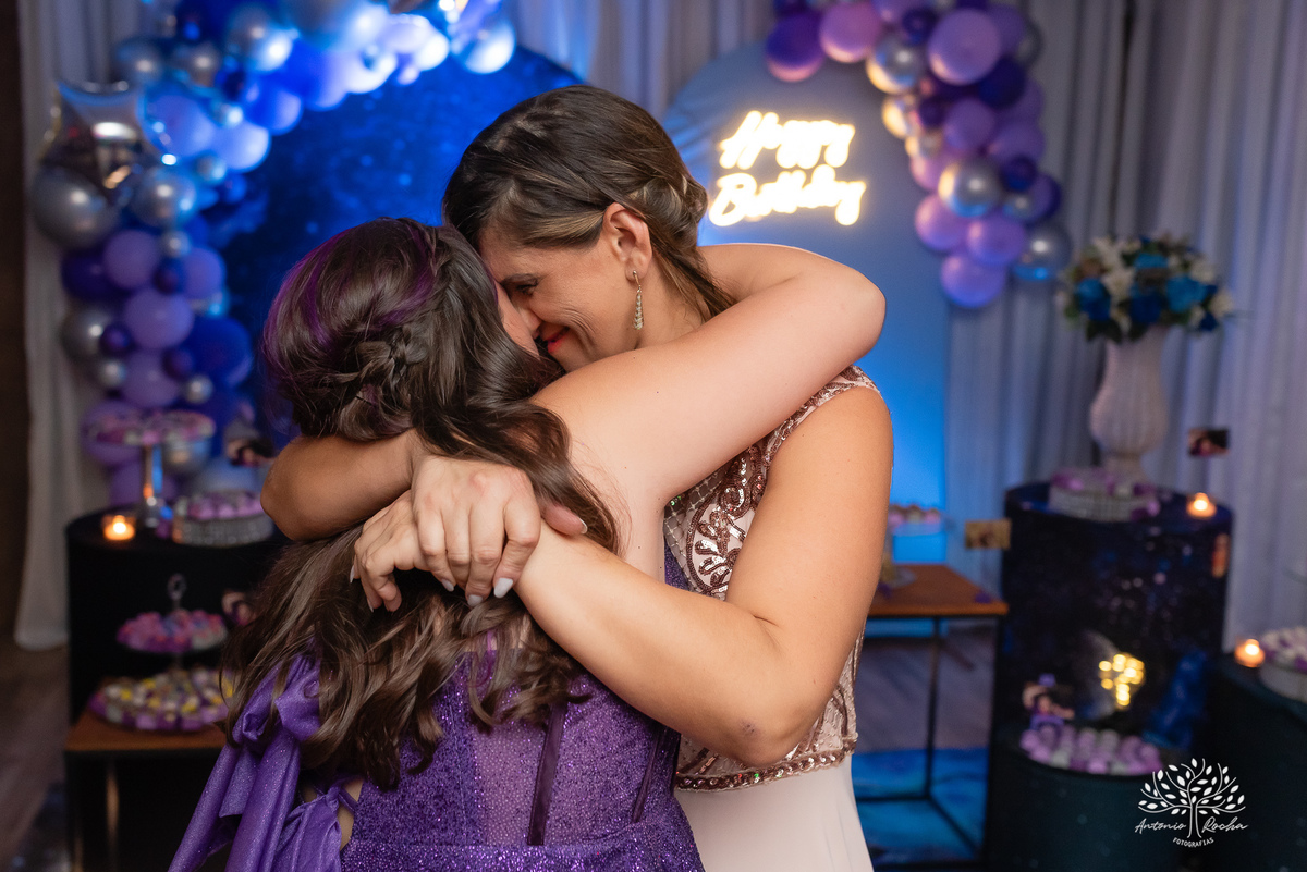 •	Eduarda Leão – Duda - 15 anos -Ensaio pré-festa – Pelotas -Parque Uma - Las Acácias - Sorriso contagiante - debutantes - Making of - Ponte Jaguarão-Rio Branco - AABB de Jaguarão - Festa íntima – valsa - Dança coreografada - Antonio Rocha Fotografias