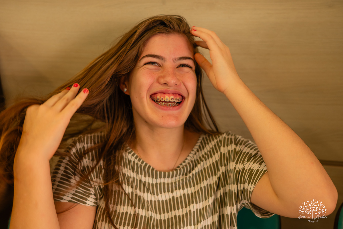 festa - Helena Kichofel - Comunidade Sant'Ana - Colônia Maciel - Pelotas/RS - ensaio externo - nascer do Sol - praia do Laranjal - por do sol - Parque Una - making of vestido - valsa - saia rodada - surpresa - anel de 15 anos – Antonio Rocha Fotografias