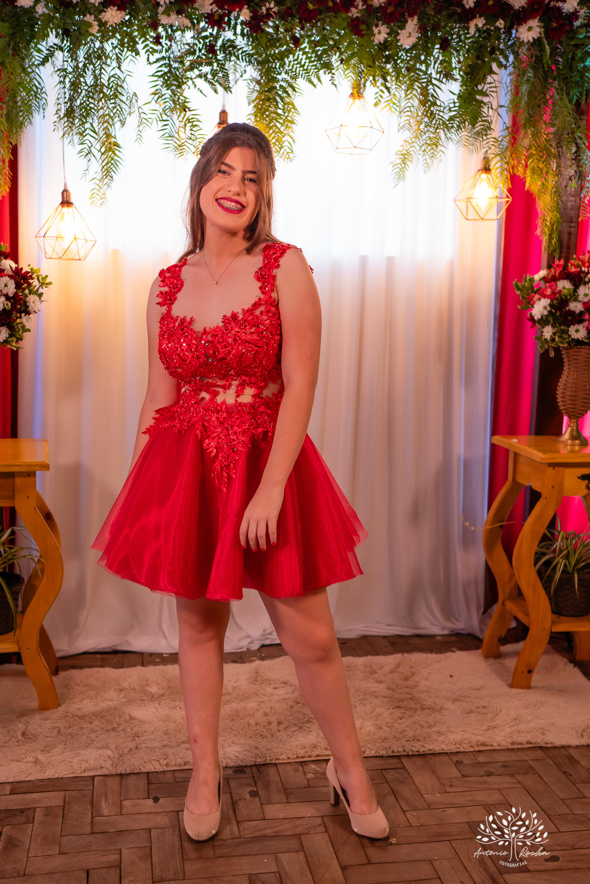 festa - Helena Kichofel - Comunidade Sant'Ana - Colônia Maciel - Pelotas/RS - ensaio externo - nascer do Sol - praia do Laranjal - por do sol - Parque Una - making of vestido - valsa - saia rodada - surpresa - anel de 15 anos – Antonio Rocha Fotografias